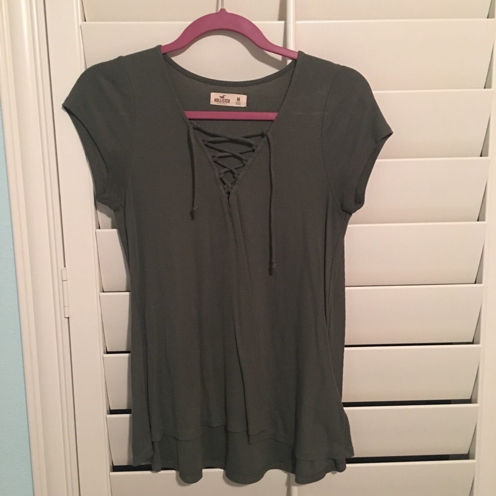 Hollister top